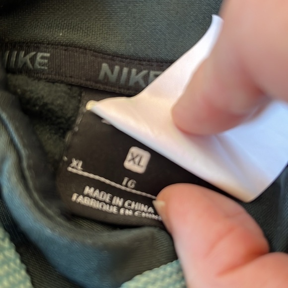 Nike Hunter Green Dri-Fit Hoodie, Size XL - Picture 3 of 4